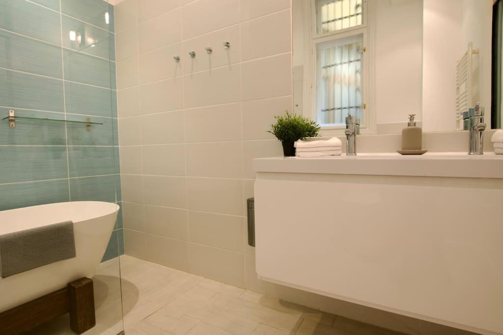 Premium Apartment By Hi5- Anker Apartment Budapeşte Dış mekan fotoğraf