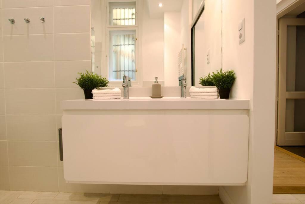 Premium Apartment By Hi5- Anker Apartment Budapeşte Dış mekan fotoğraf