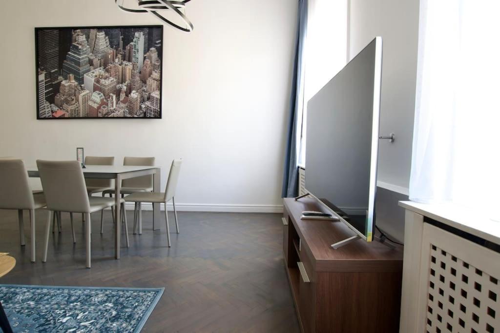 Premium Apartment By Hi5- Anker Apartment Budapeşte Dış mekan fotoğraf